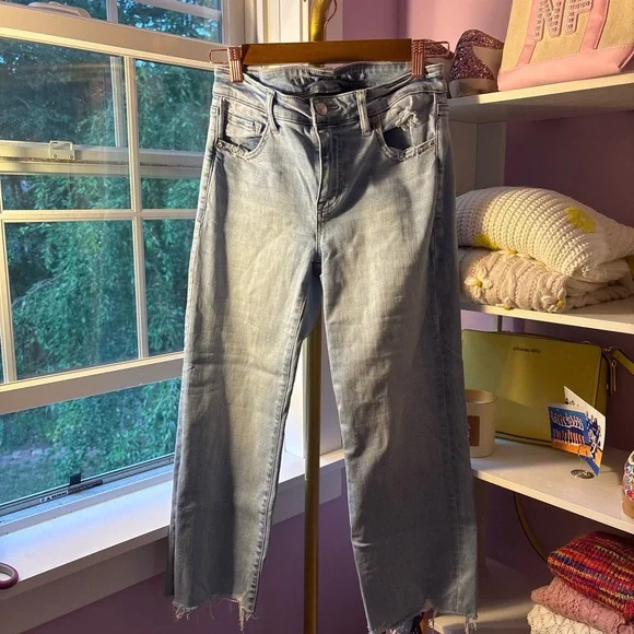 American Eagle Outfitters Light Wash Cropped bootcut Jeans - Picture 3 of 9